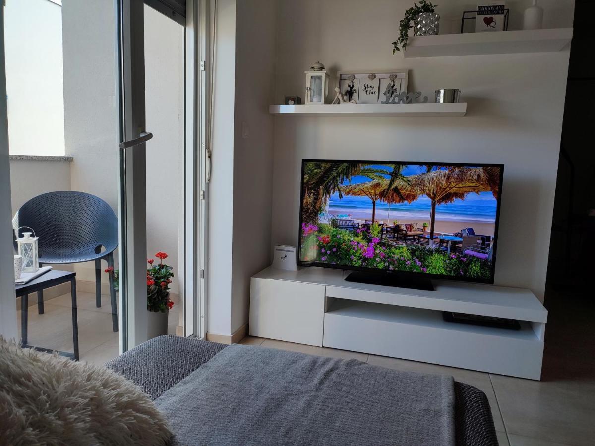 Nina Apartment Pula Bagian luar foto